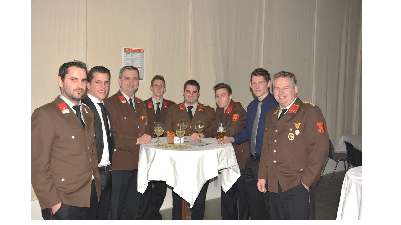 Mehr über den Artikel erfahren Feuerwehrball am 03.01.2015